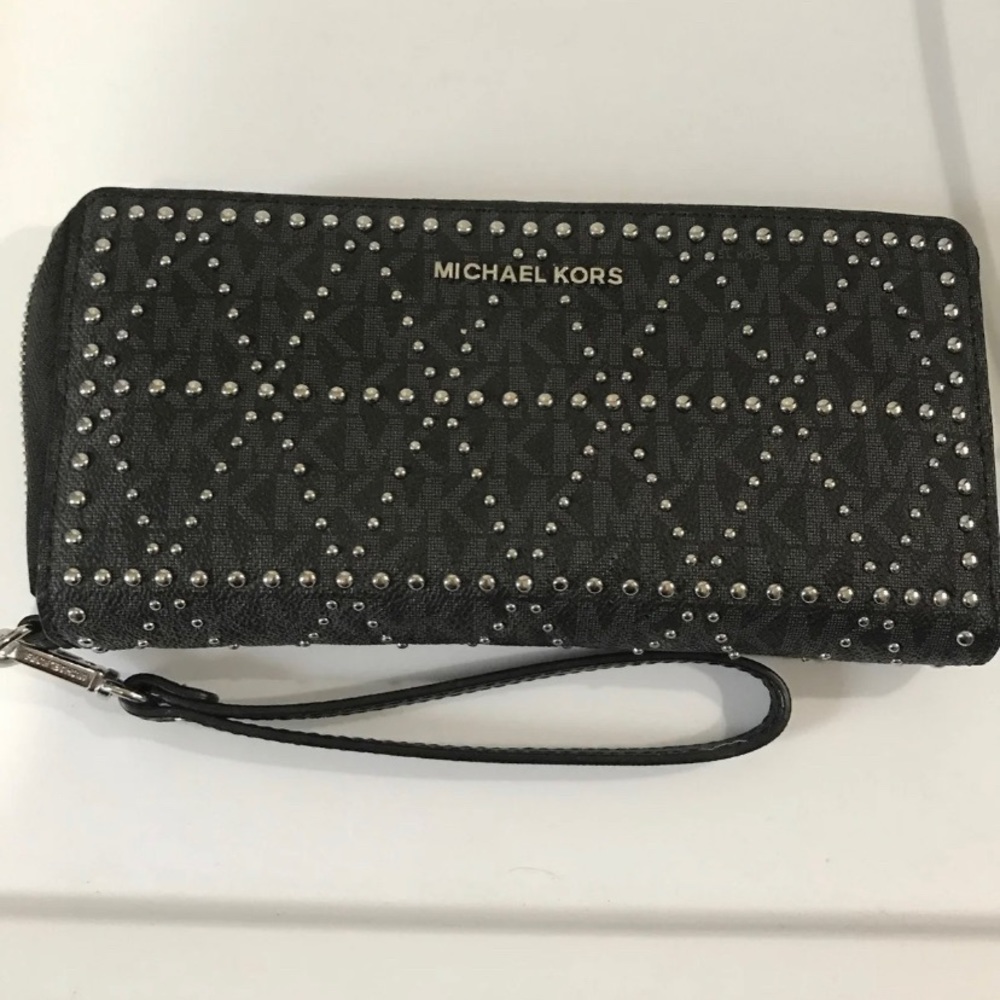 Michael Kors wristlet
